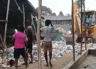 बेंगलुरु पुलिस ने अवैध प्रवासियों पर कार्रवाई की, 15 को हिरासत में लिया; मकान मालिकों ने ढांचे गिरा दिए।